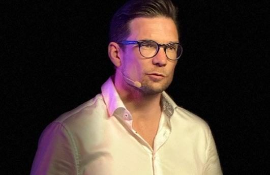 Falko Nowak Bühnenporträt